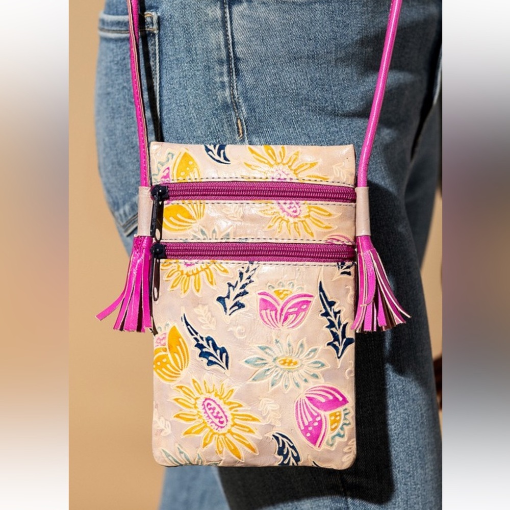 NWT! Ruggine Hand-painted genuine leather bag embossed botanical elegant tassel